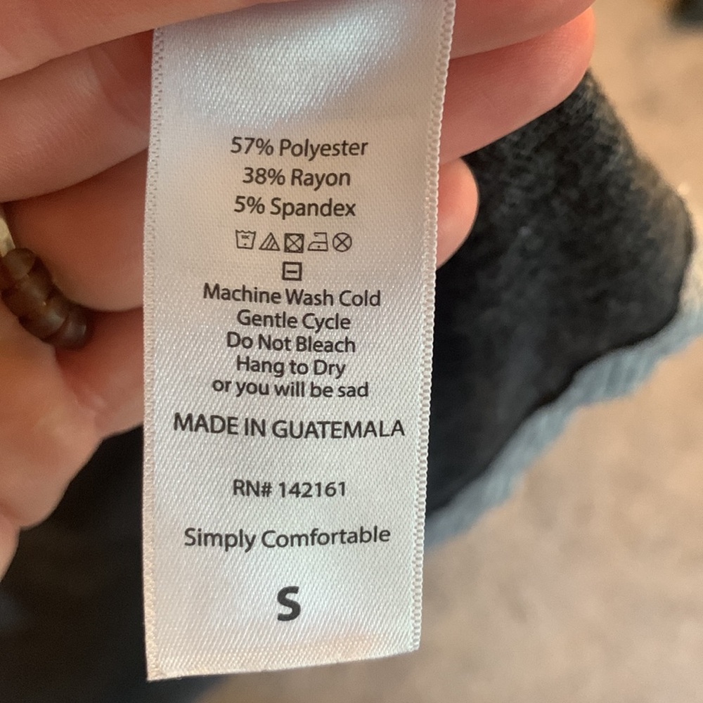 Lularoe Sarah Sweater - Picture 4 of 6